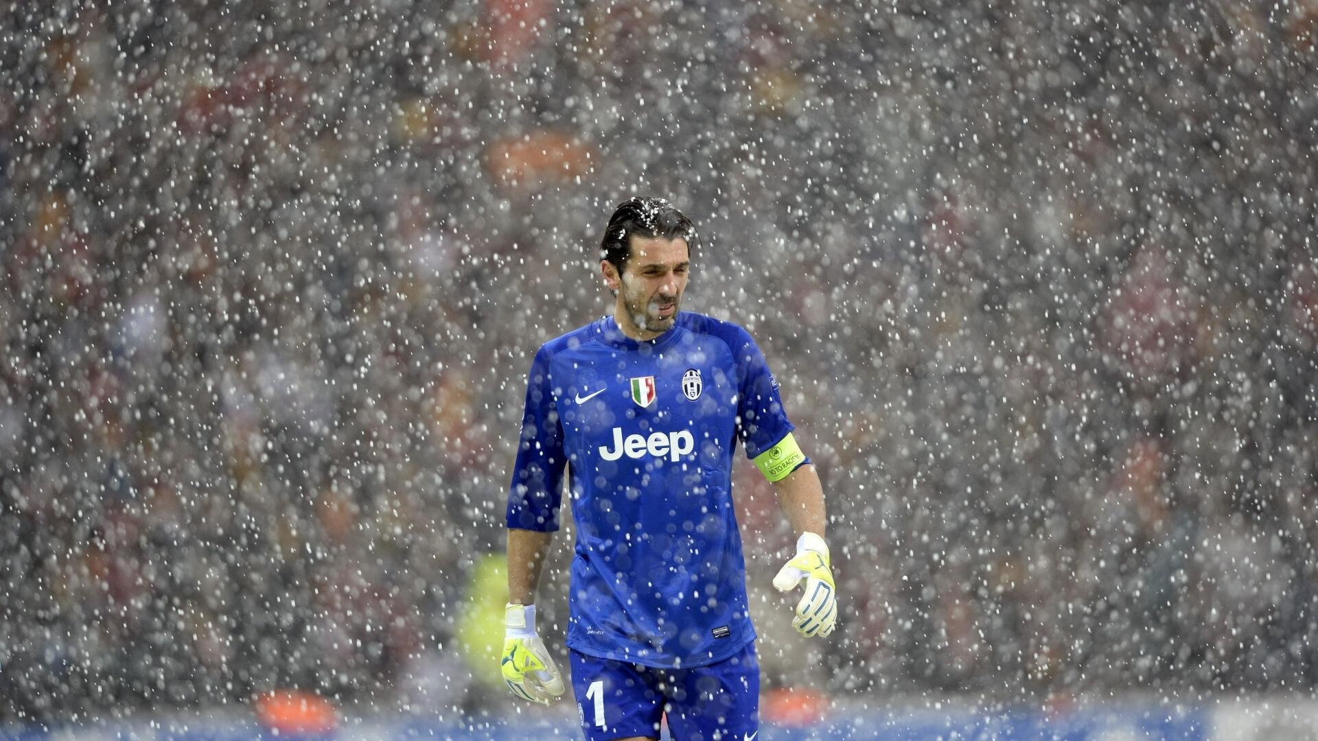 英雄联盟全球总决赛巅峰对决,新王登基还是传奇延续?